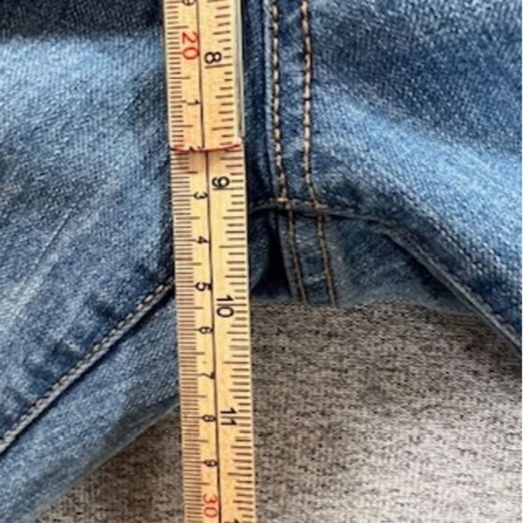 Old Navy Womens Jeans Size 6 Blue Denim Original Mid Rise Distressed Straight - Picture 13 of 14